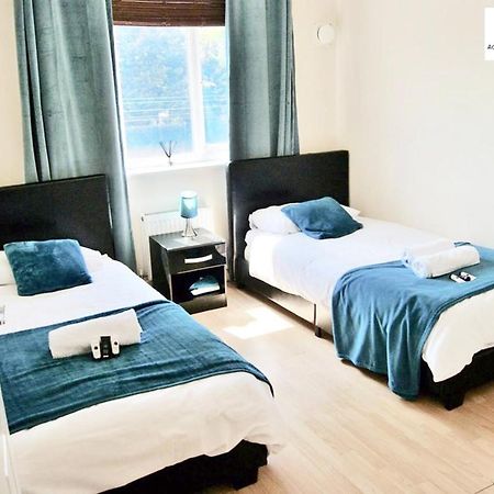 2 Bedroom Apartment At Dagenham , Adonai Serviced Accommodation, Free Wifi And Parking Kültér fotó