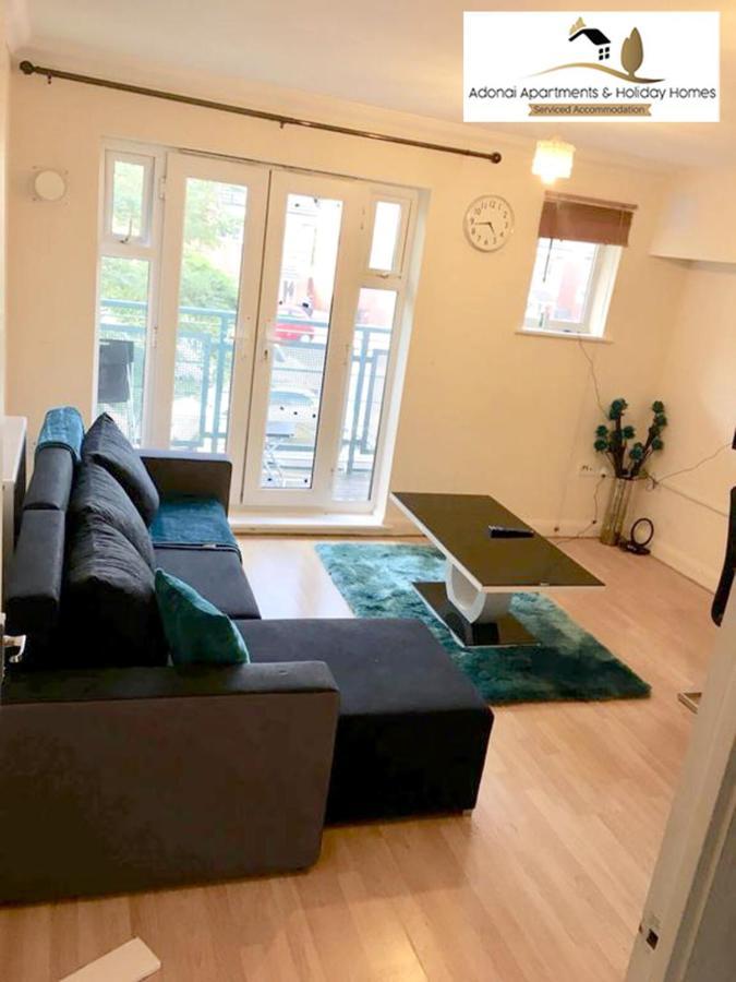 2 Bedroom Apartment At Dagenham , Adonai Serviced Accommodation, Free Wifi And Parking Kültér fotó